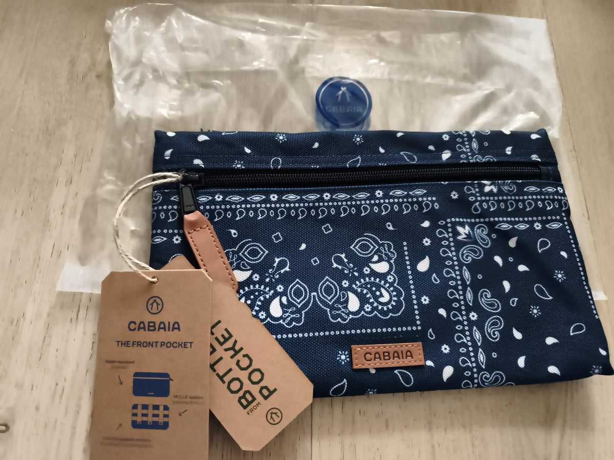 Pochette avant Cabaia bleu motif bandana 24 cm neuve, accessoire sac