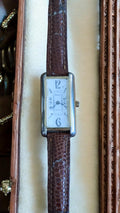 Montre vintage Domi quartz rectangulaire cadran blanc bracelet brun élégant