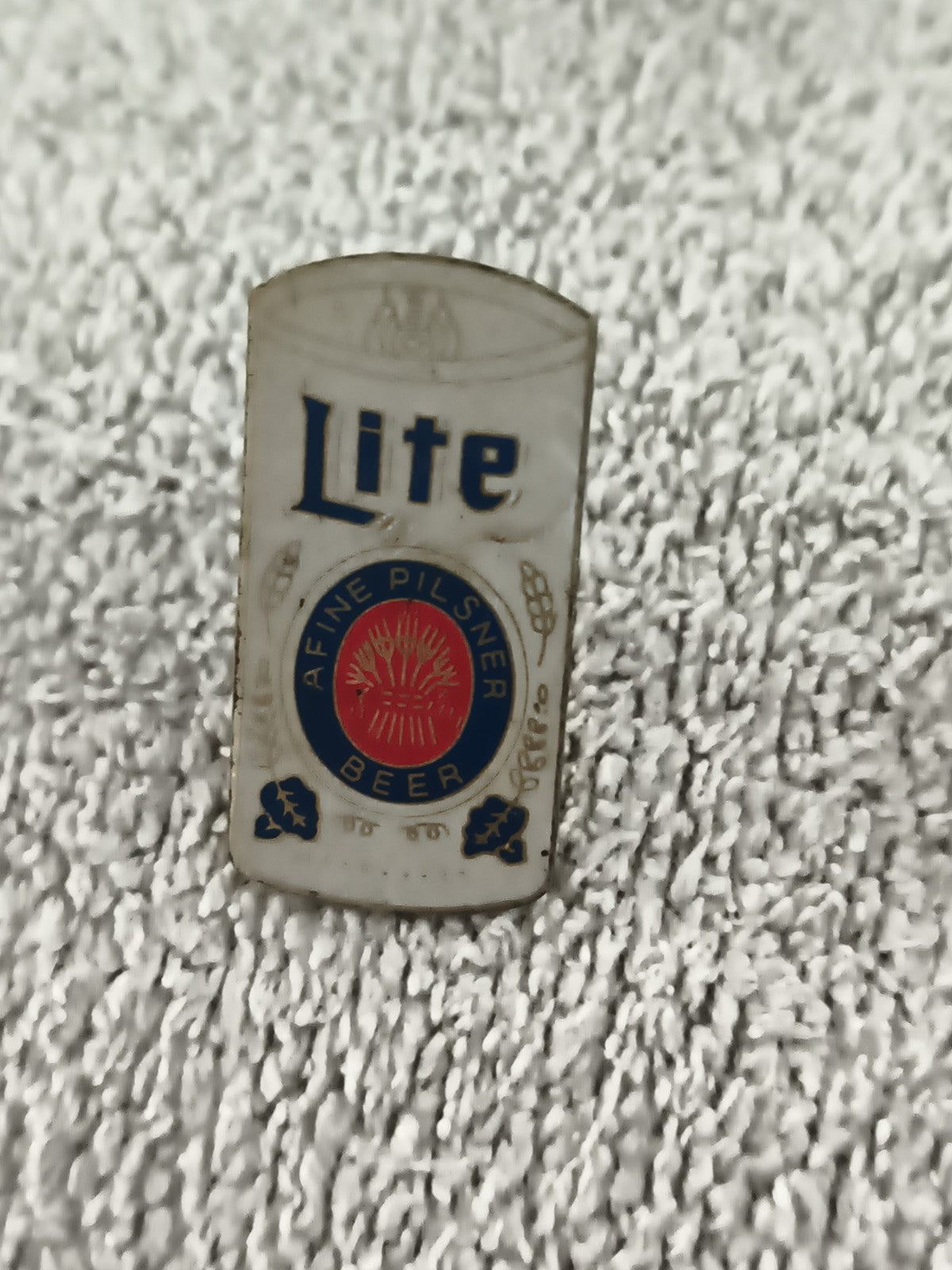 Pin's vintage bière Lite Fine Pilsner Beer logo USA ancien badge publicitaire (R