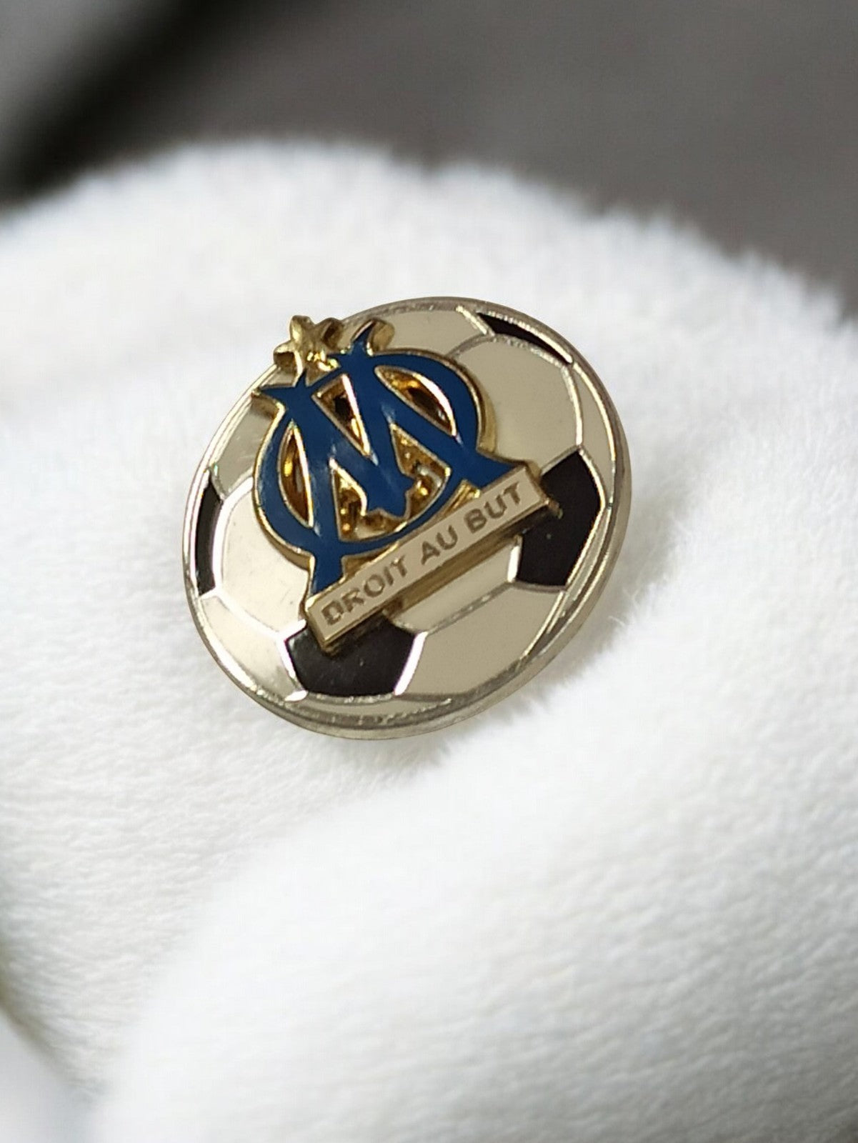 Pin's OM Olympique de Marseille vintage ancien logo football rétro