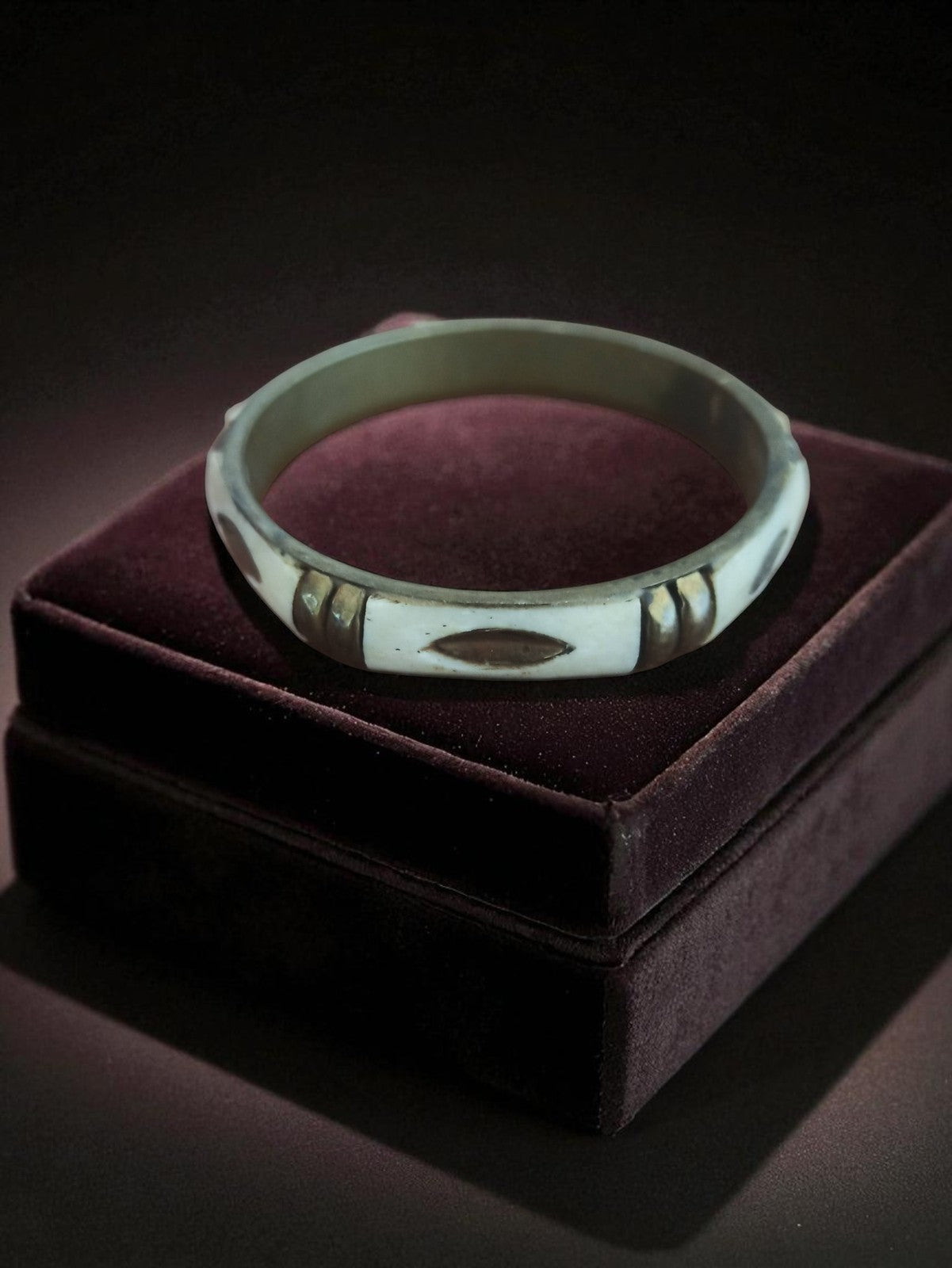 Bracelet ethnique ancien laiton et os, bangle vintage artisanal blanc marron