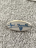 Pin's vintage Signé Marseille blanc bleu ovale badge rétro (Ref 7)