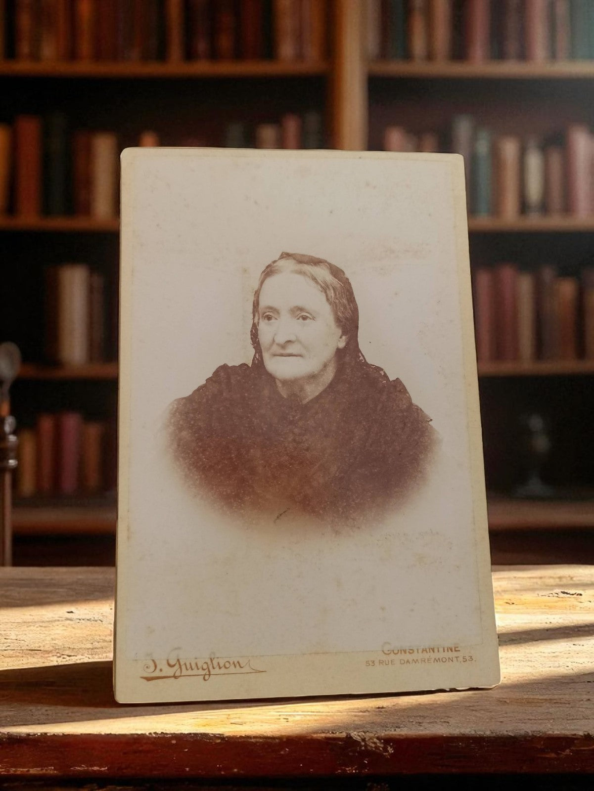 Photographie ancienne cabinet de curiosités D. Guiglion Constantine rétro