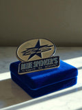 Pin's publicitaire Blue Spencer's vintage édition limitée, logo émaillé
