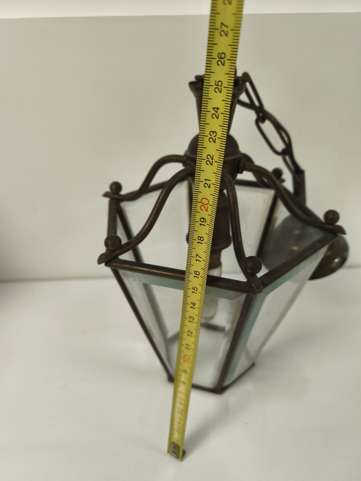 Ancienne lampe suspension lanterne en métal et verre, style rétro vintage