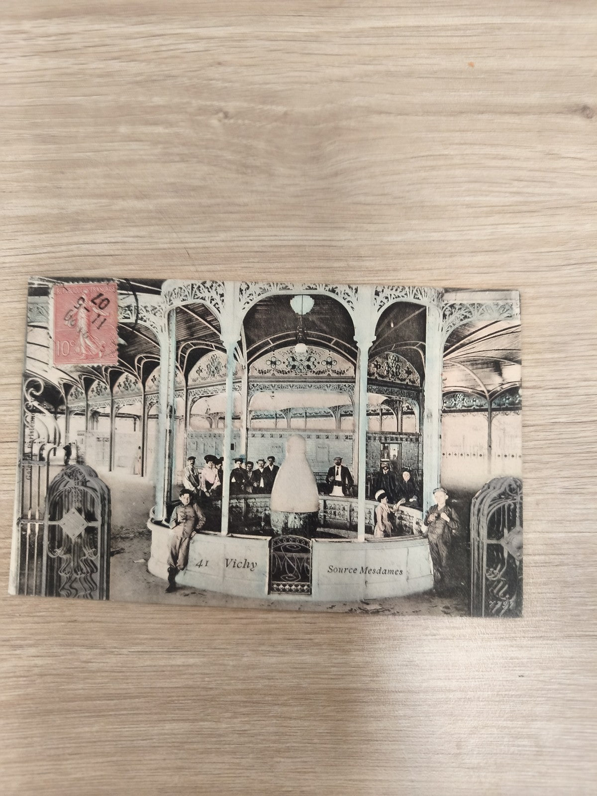 Ancienne carte postale Vichy Source Mesdames CPA timbre, architecture fer forgé