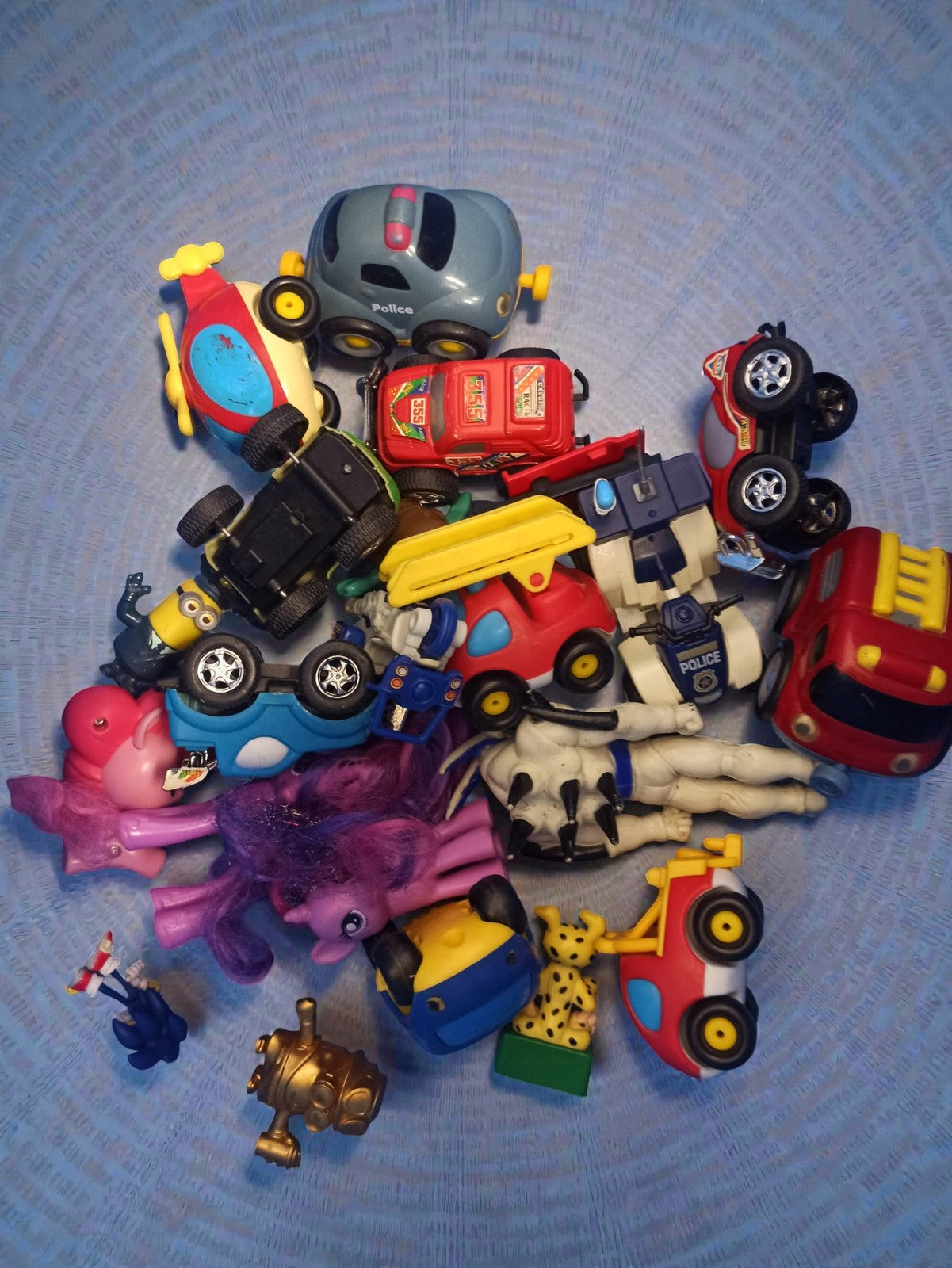 Lot figurines anciennes rétro jouets divers vrac collection vintage enfant déco