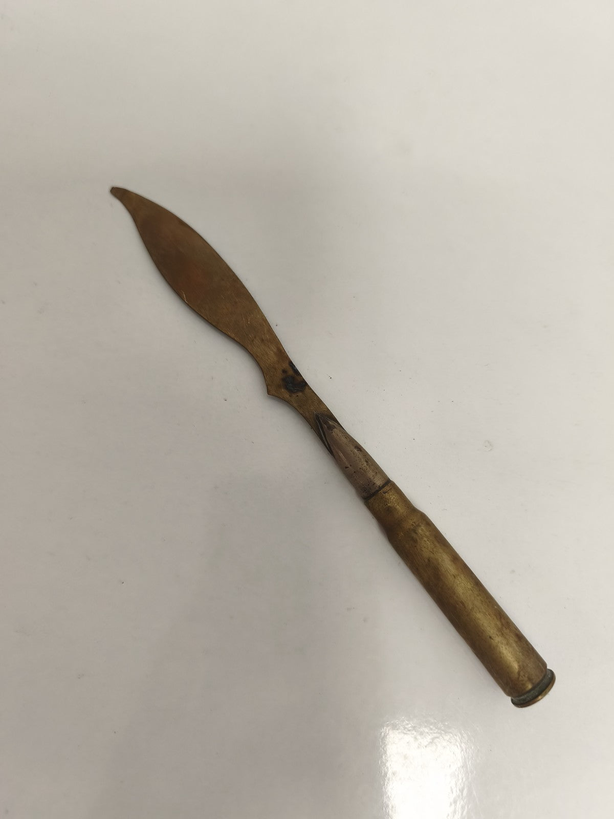 Coupe-papier ancien militaire WW1, lame courbe, poignée douille laiton