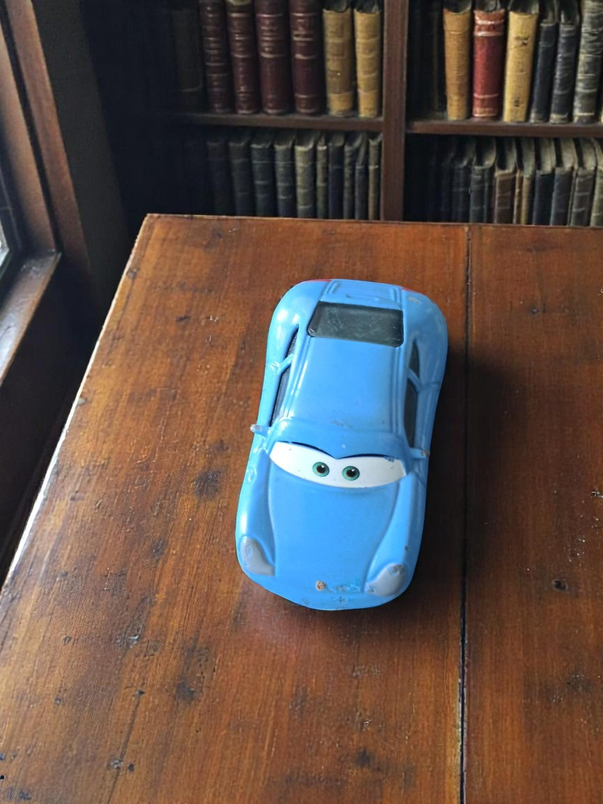 Voiture miniature Disney Cars bleue vintage métal, diecast jouet ancien