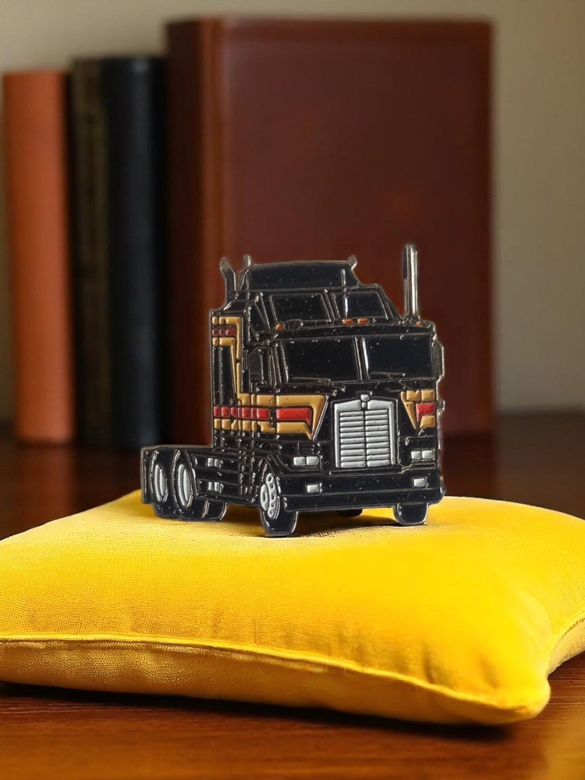 Pin's vintage camion américain années 80, badge transporteur rétro USA