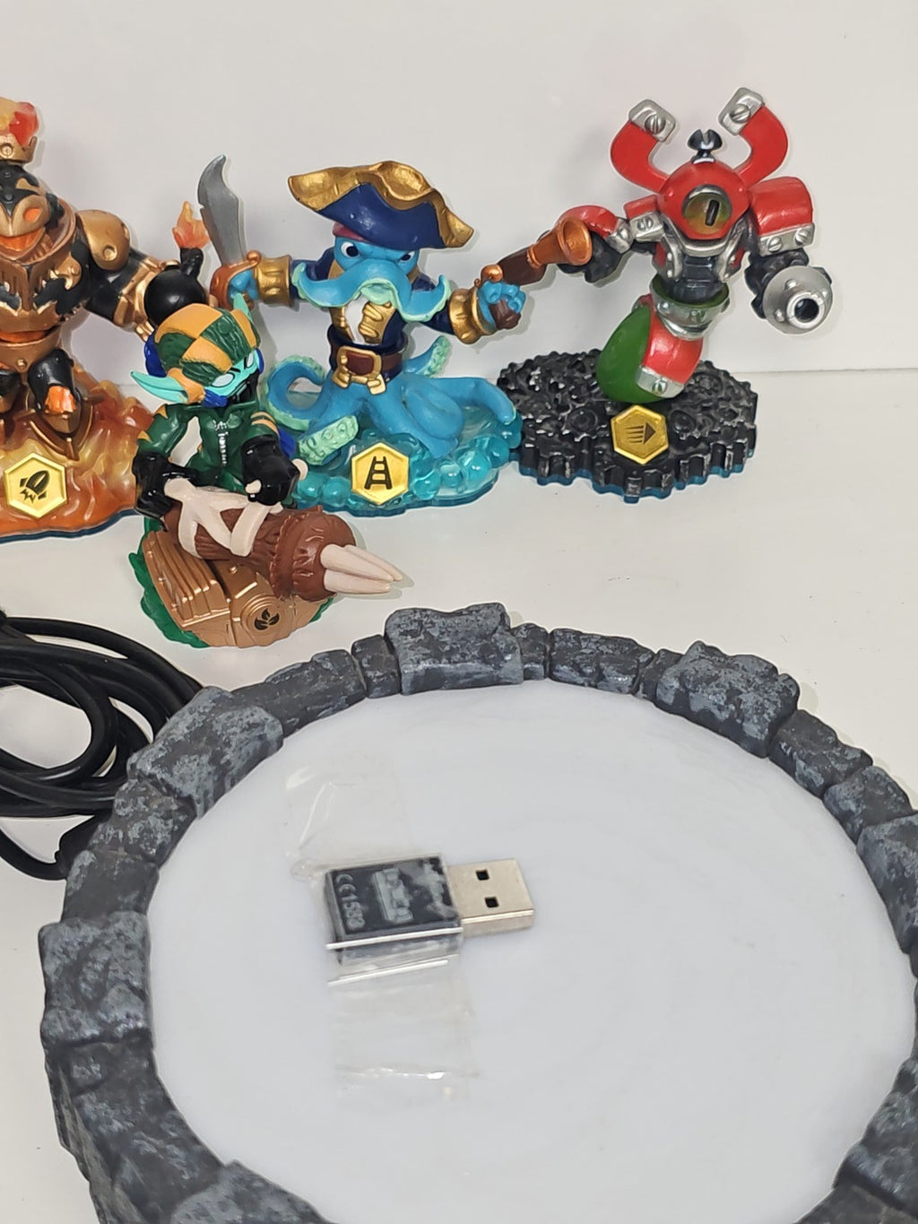 Lot figurines Skylanders Nintendo Wii compatible jeu vidéo, occasion, marque Nin