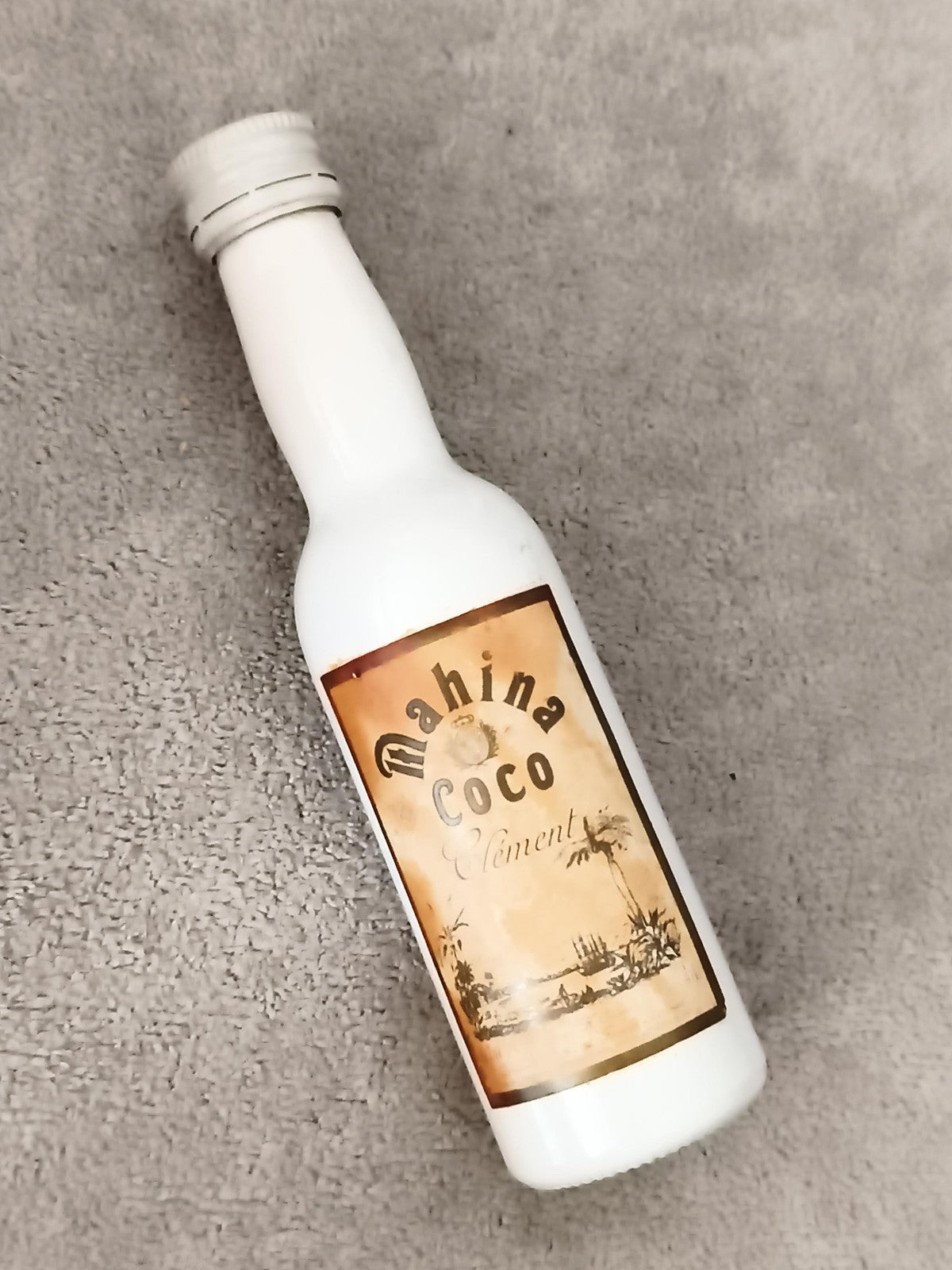Miniature alcool Mahina Coco Clément bouteille blanche étiquette exotique