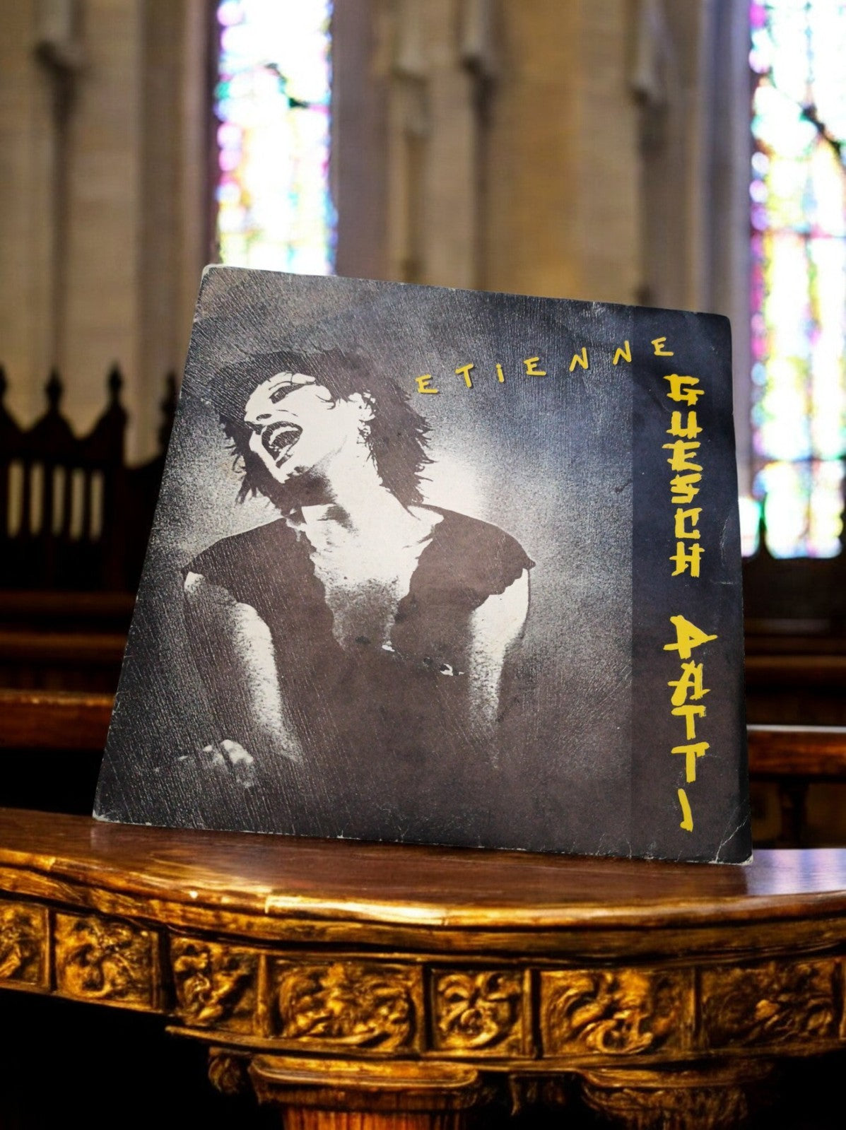 Vinyle 45T vintage Guesch Patti "Etienne" pochette photo noir et jaune, non test