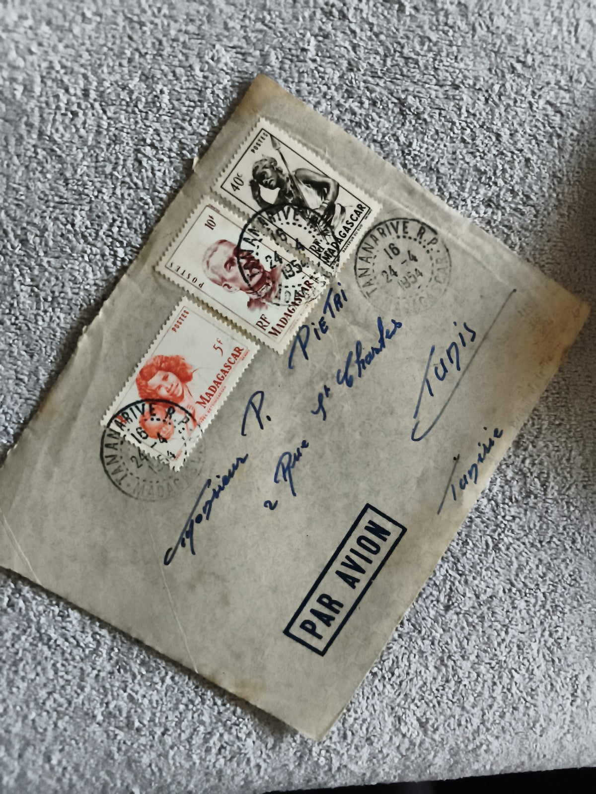 Lettre affranchie Madagascar 1954, 4 timbres oblitérés, Par Avion, Tananarive