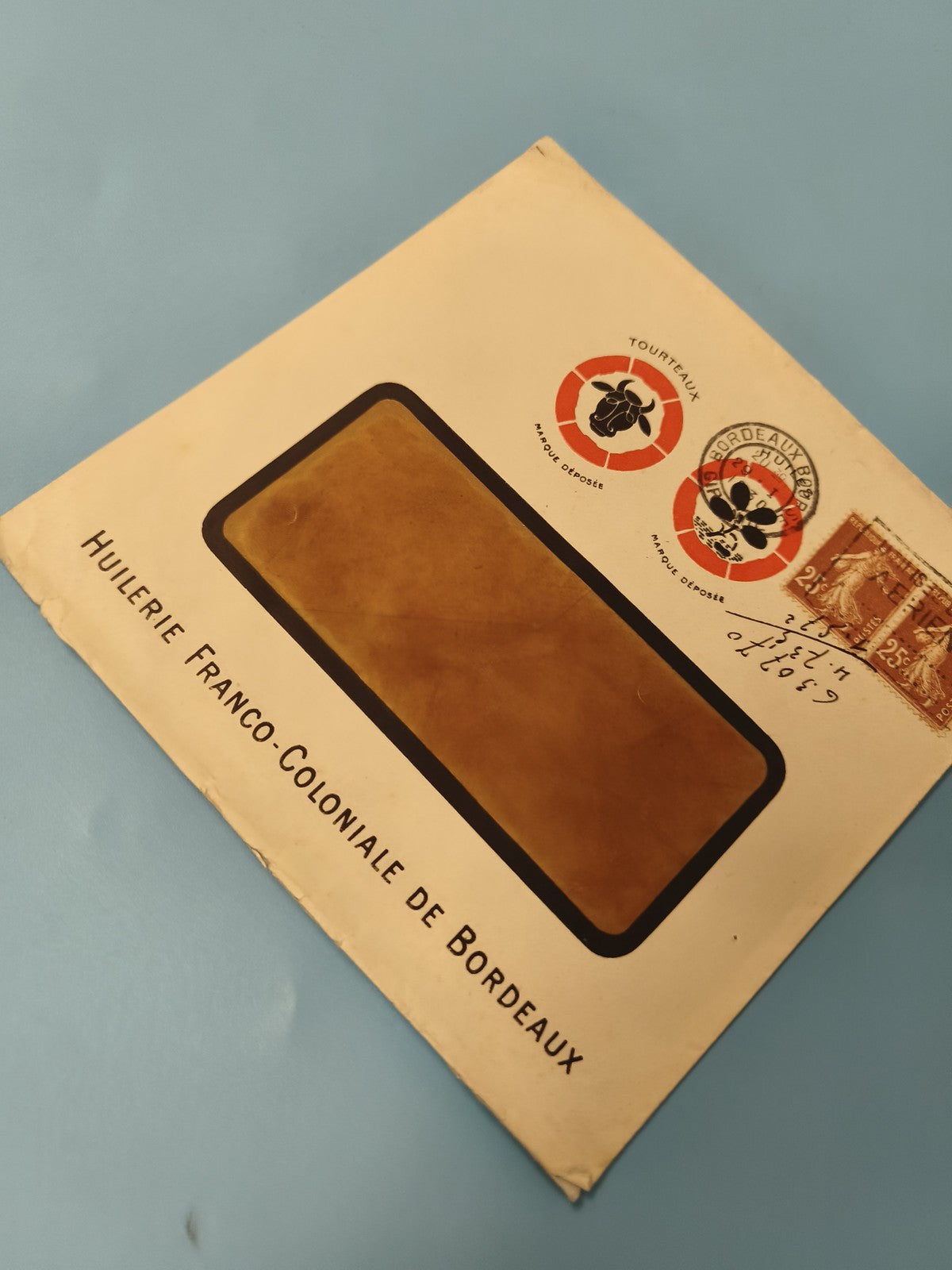 Ancienne enveloppe Huilerie Bordeaux avec timbres oblitérés, collection philatél