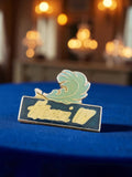 Pin's émaillé publicitaire Henri IV vintage rétro plume ? badge ancien rare