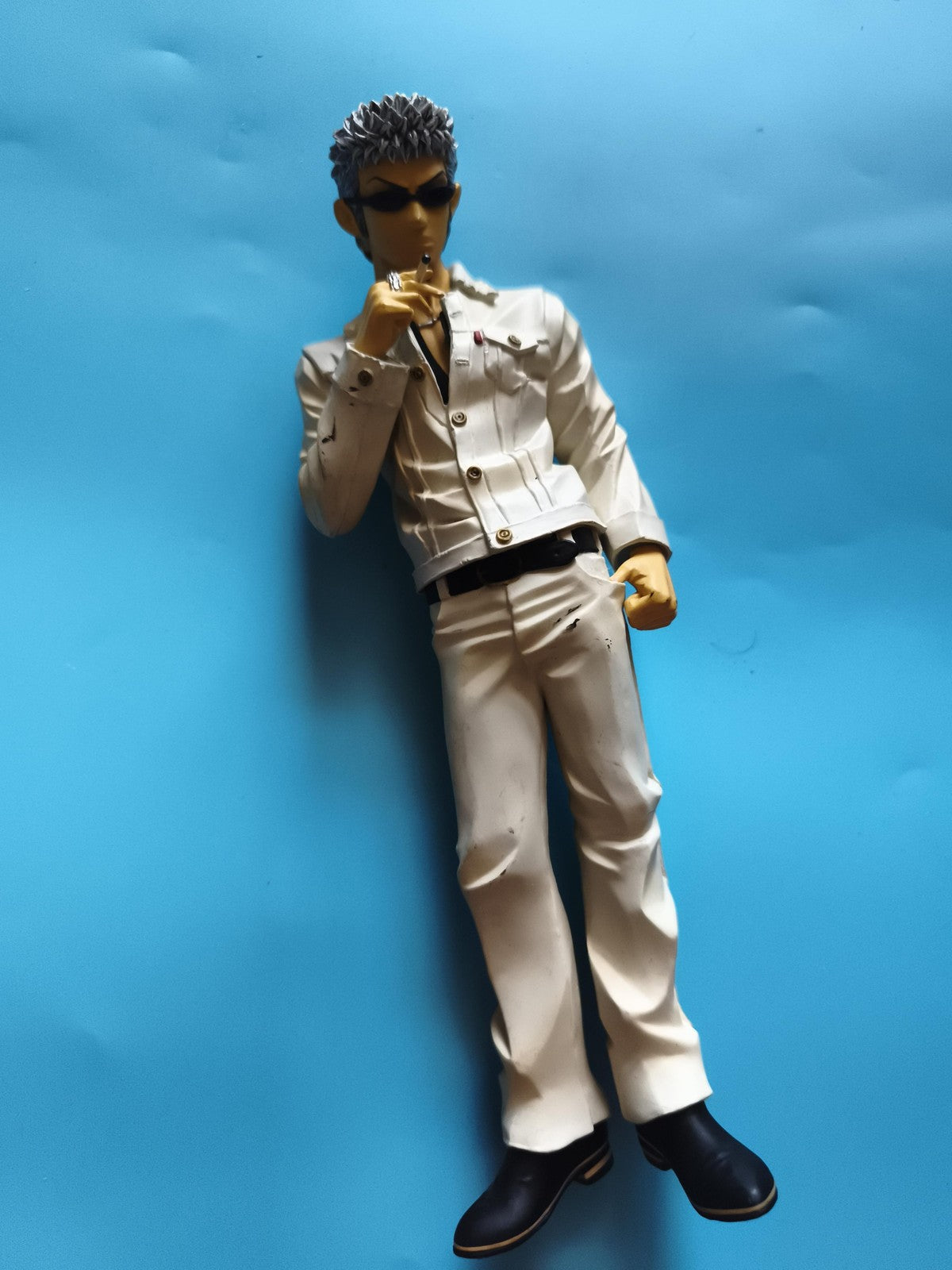 Figurine personnage Crows manga tenue blanche, style japonais, statuette déco