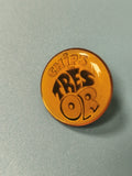 Vintage pin's publicitaire Chips Trèsor rond jaune rétro collection (ref 11)