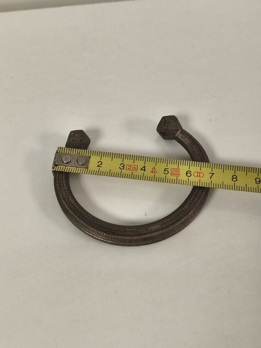 Ancien bracelet africain bronze ouvragé, ethnique, motif géométrique vintage