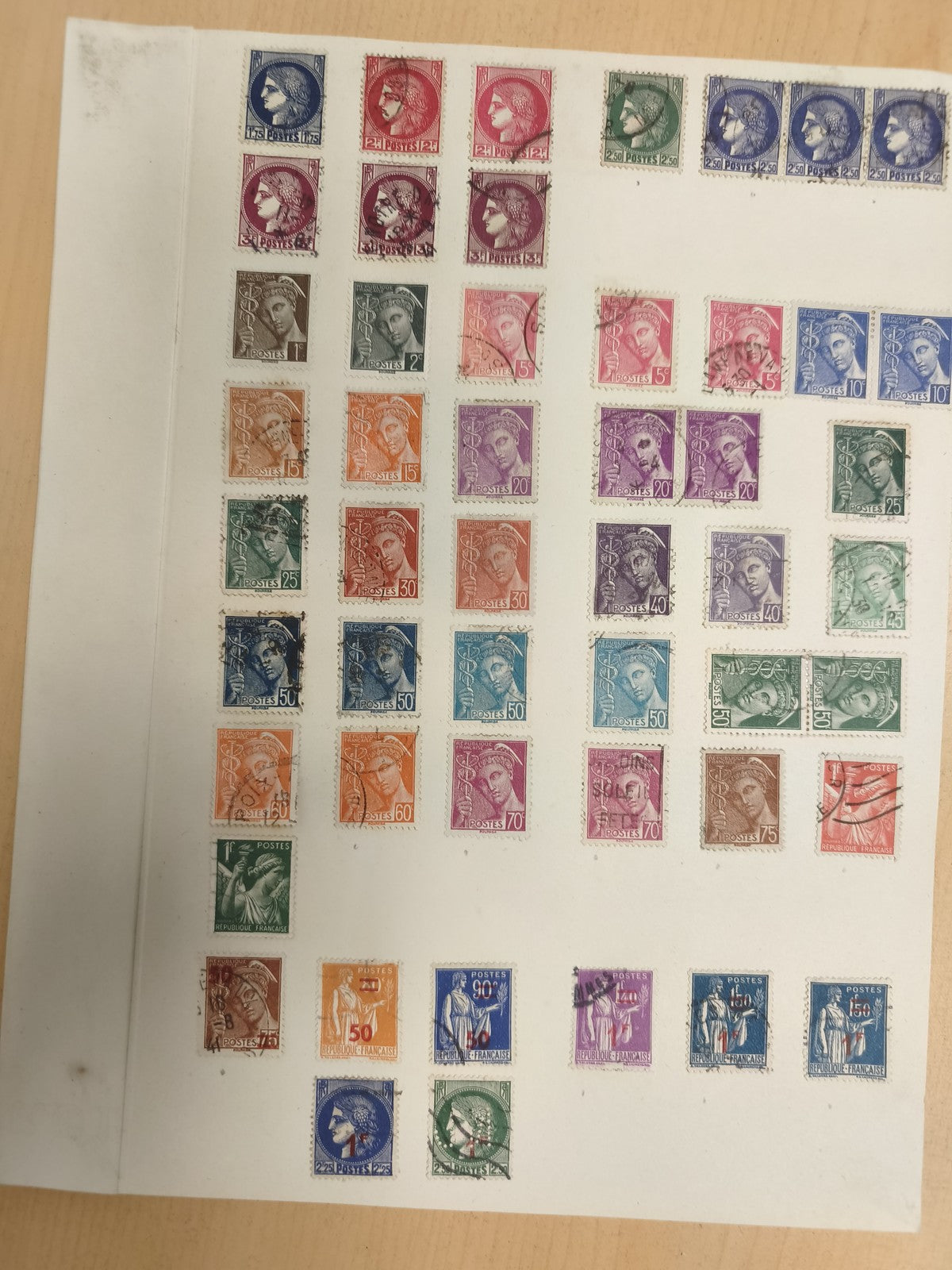 Lot timbres Marianne France oblitérés couleurs variées philatélie