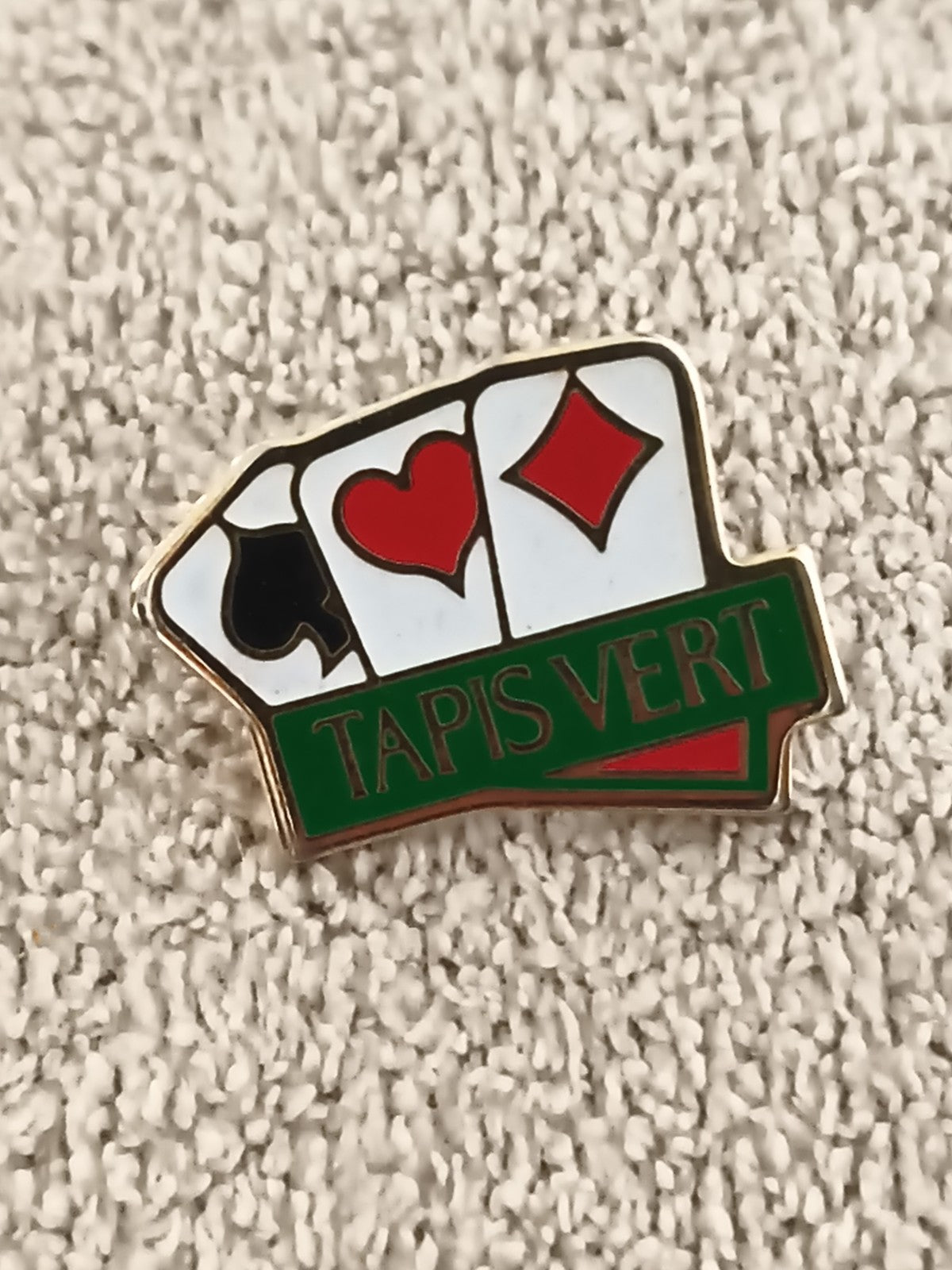Pin's vintage Tapis Vert jeu de cartes poker bridge émail ancien (Ref 3)