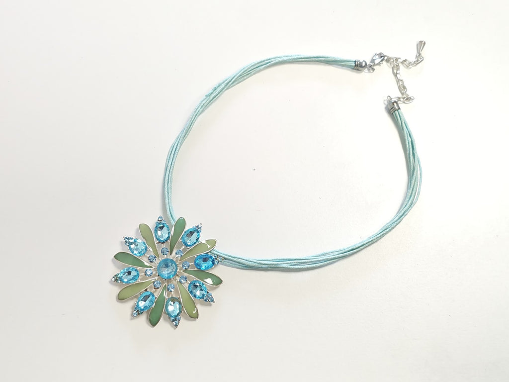 Collier rétro ancien, bijou fantaisie vintage pour collectionneur ou amateur d?o