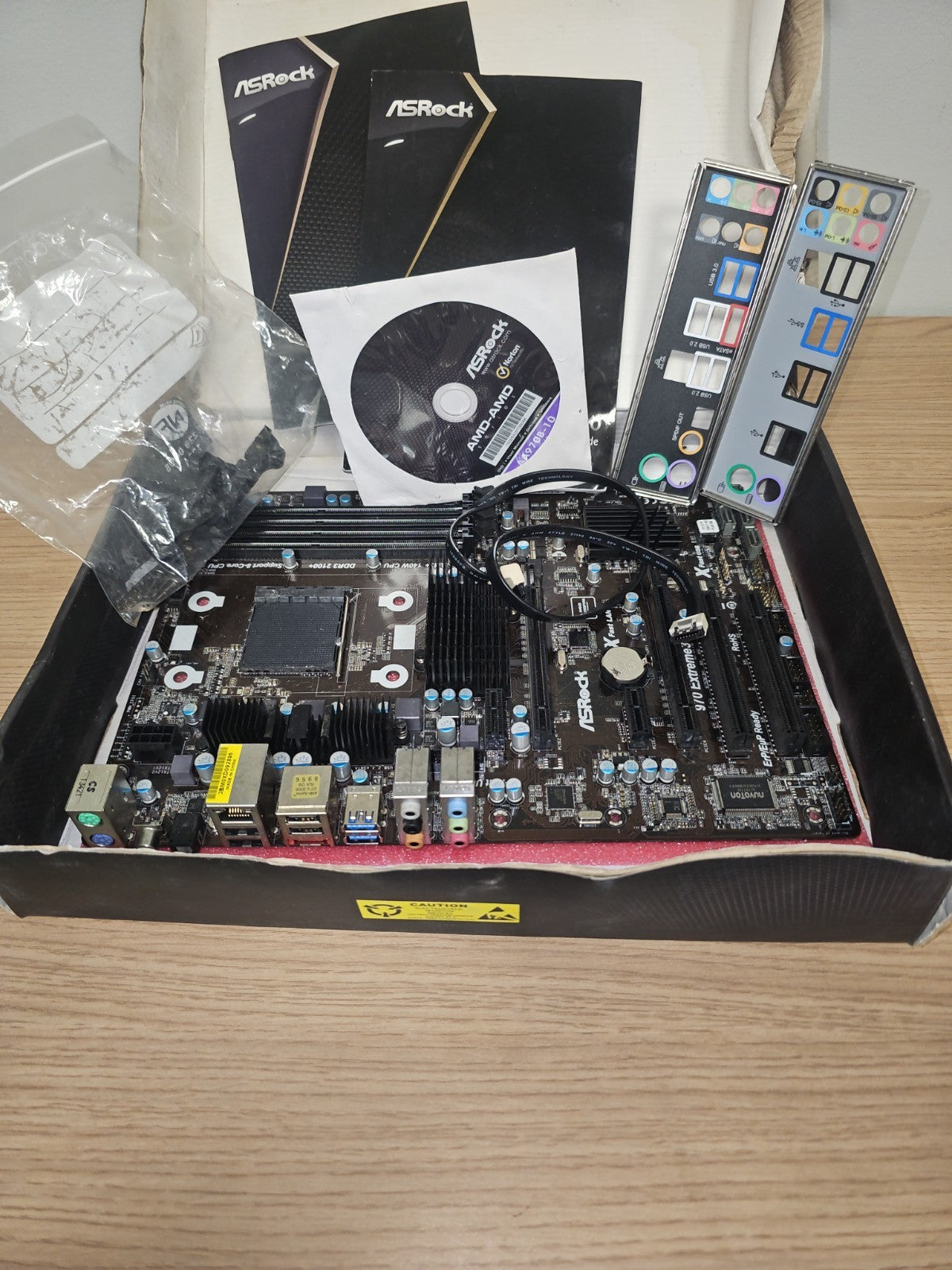 Carte mère Asus ASRock 970 Extreme3 non testée en l'état
