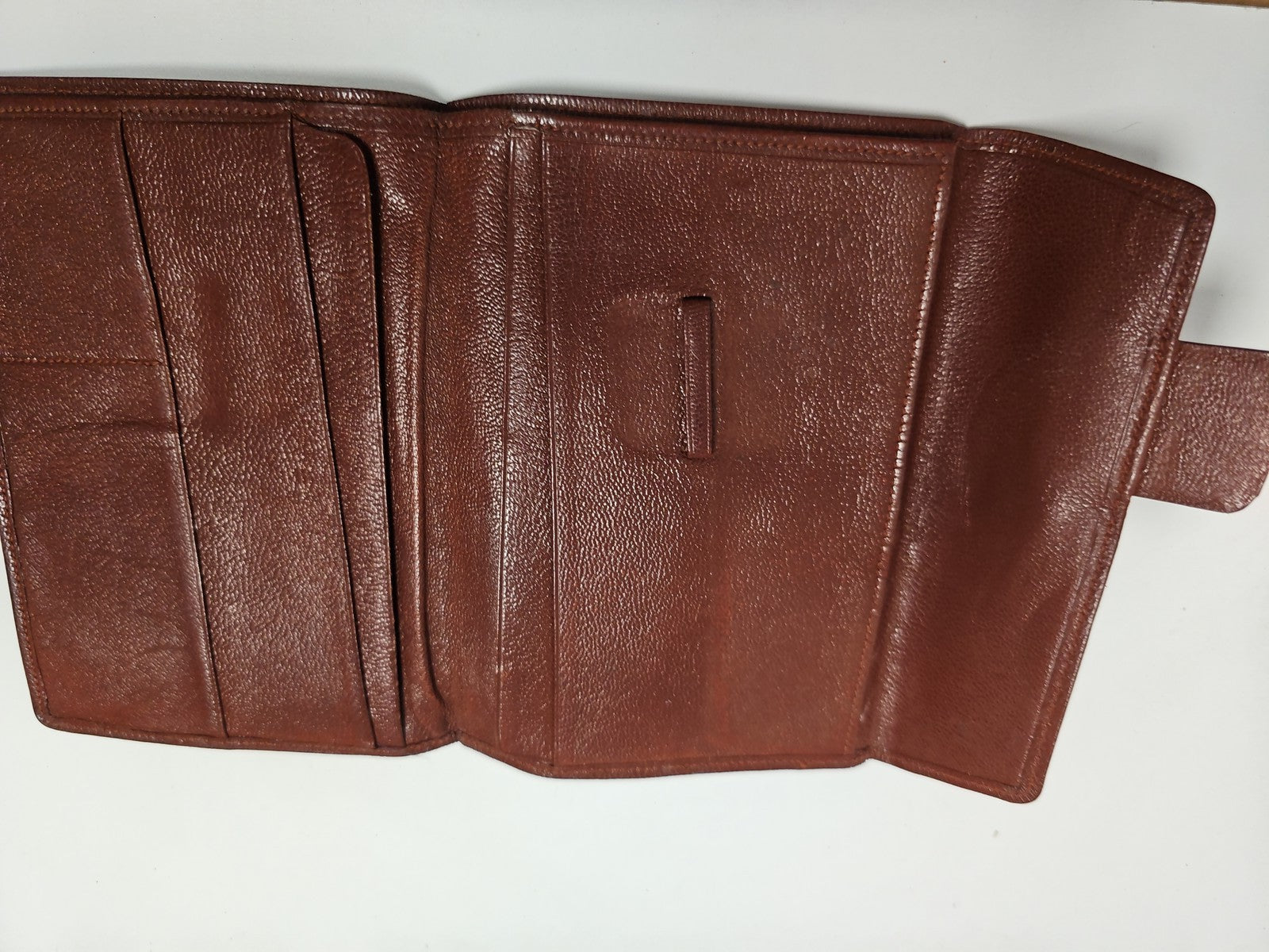 Portefeuille vintage en cuir Ancienne, accessoire rétro pour collectionneurs