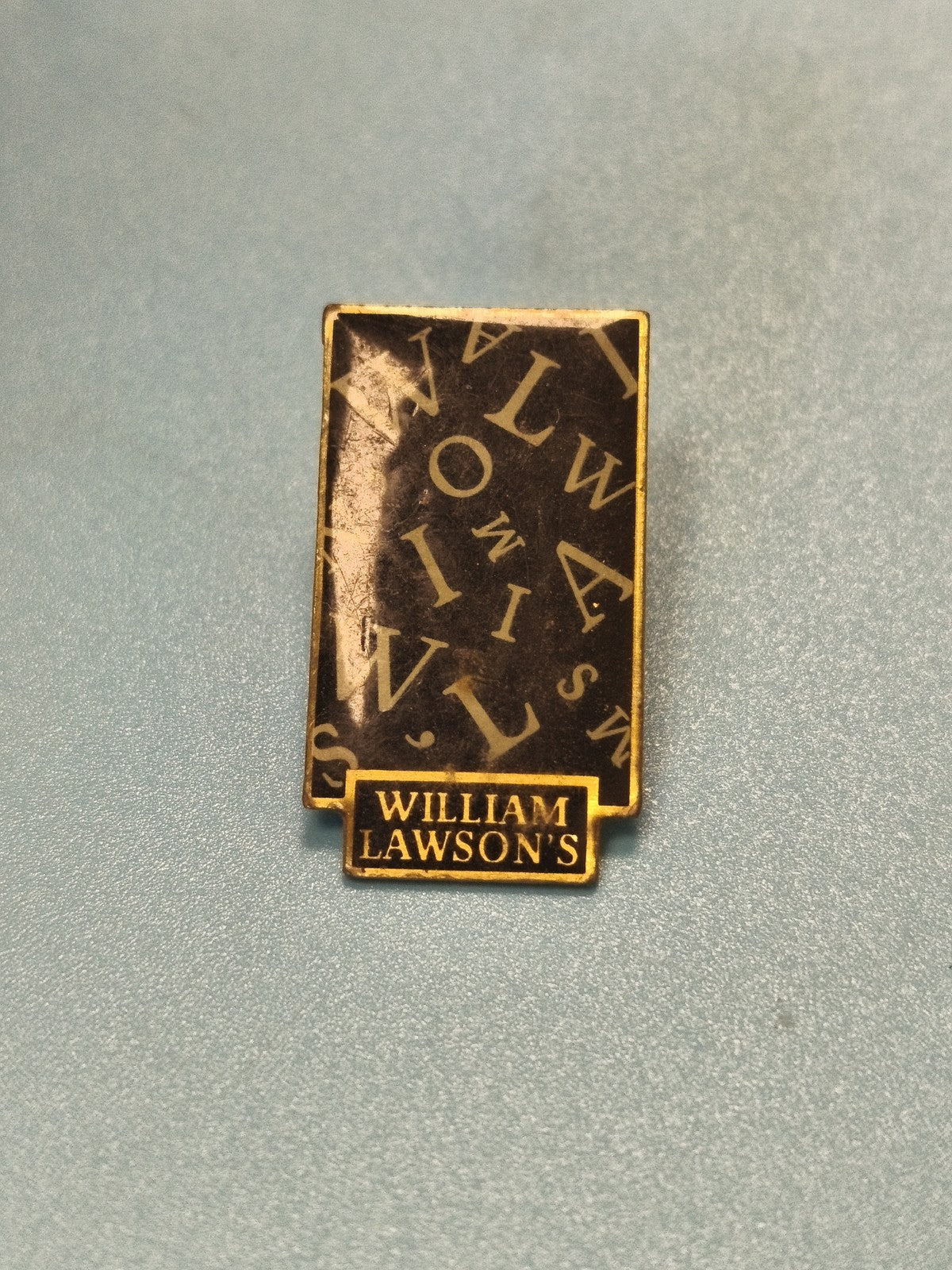 Pin's vintage William Lawson's noir doré collection whisky ancien