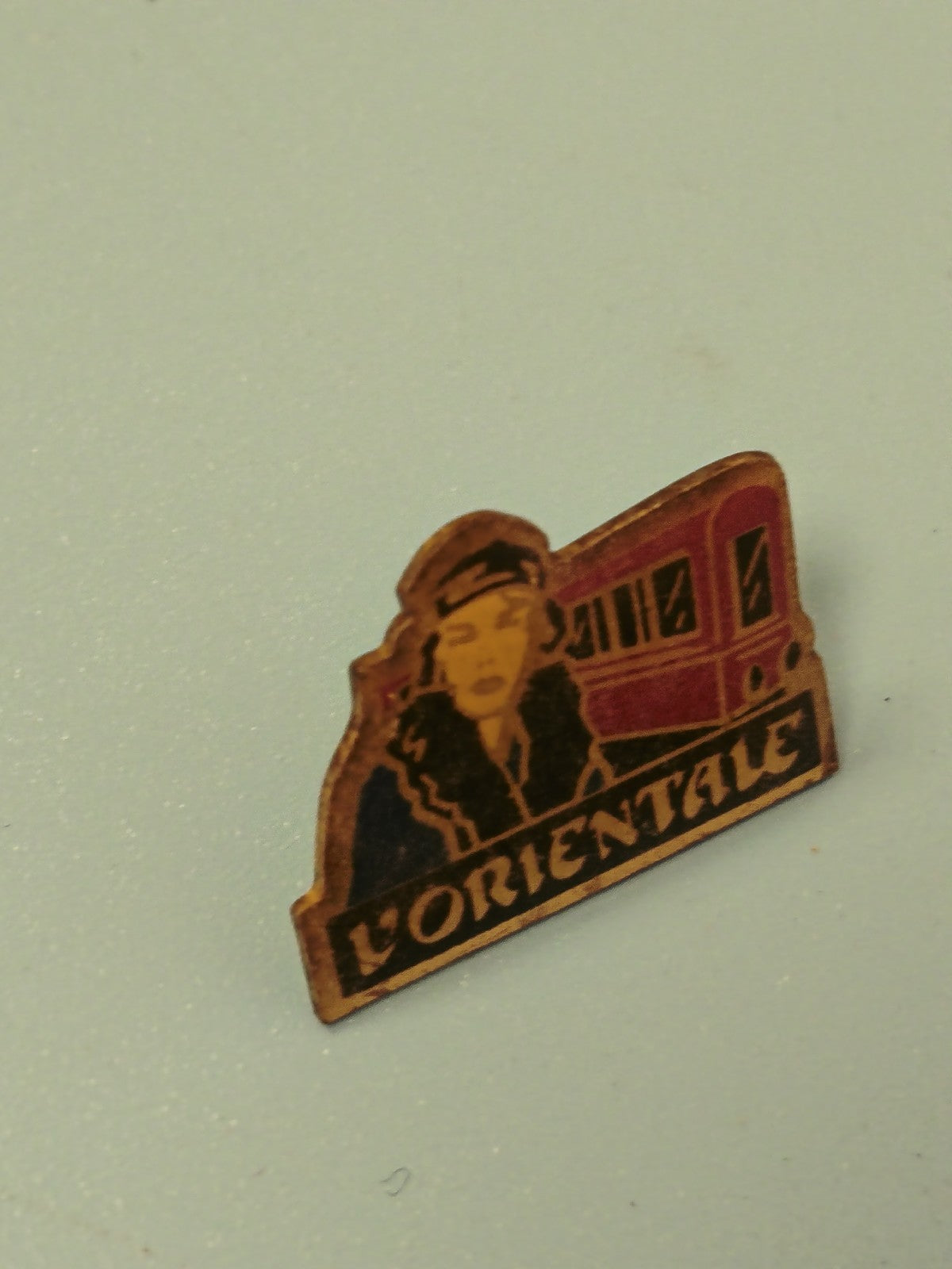 Vintage pin's L'Orientale art déco, train rouge, collection transport ancien
