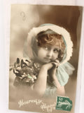 Carte postale ancienne Heureuse Année fillette manteau bleu timbre 5c vintage