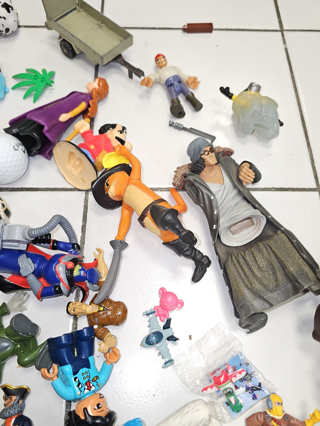 Gros lot jouets anciens et récents à trier vintage collection rétro occasion