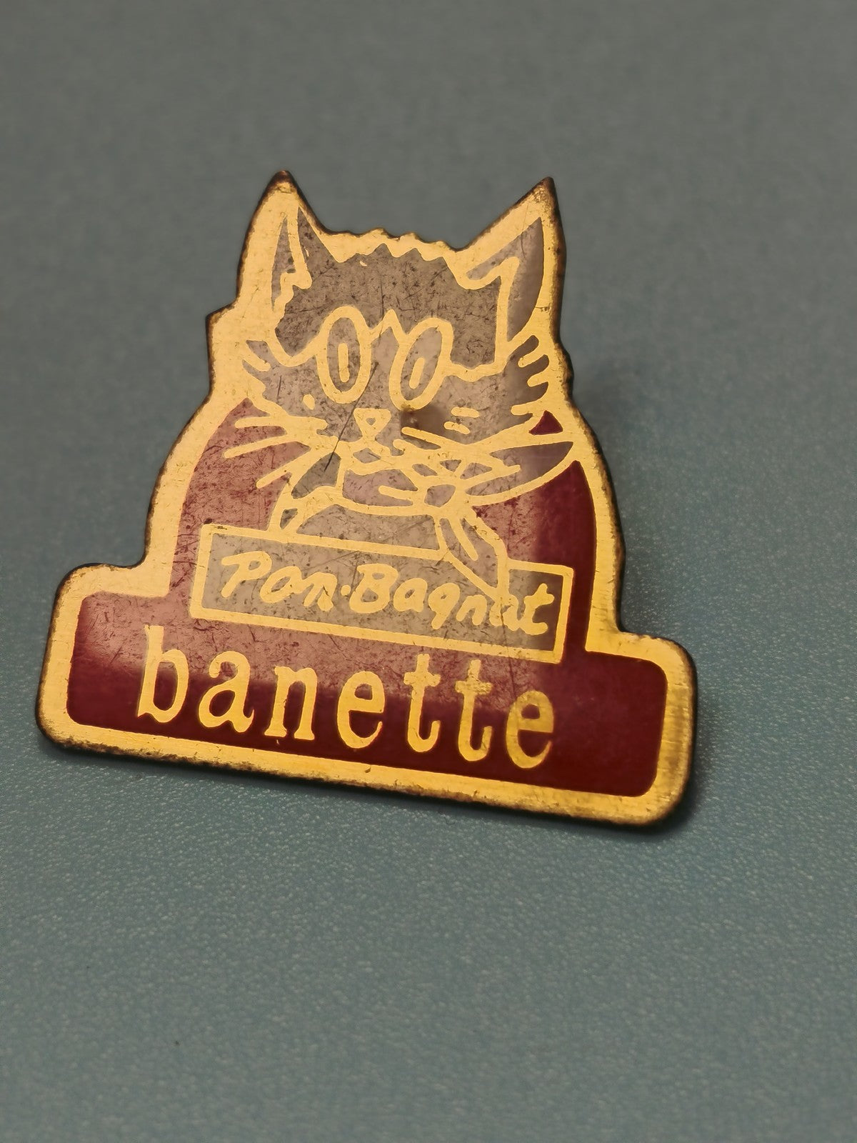 Pin's vintage Banette chat Pan Bagnat émaillé ancien collection Ref 4