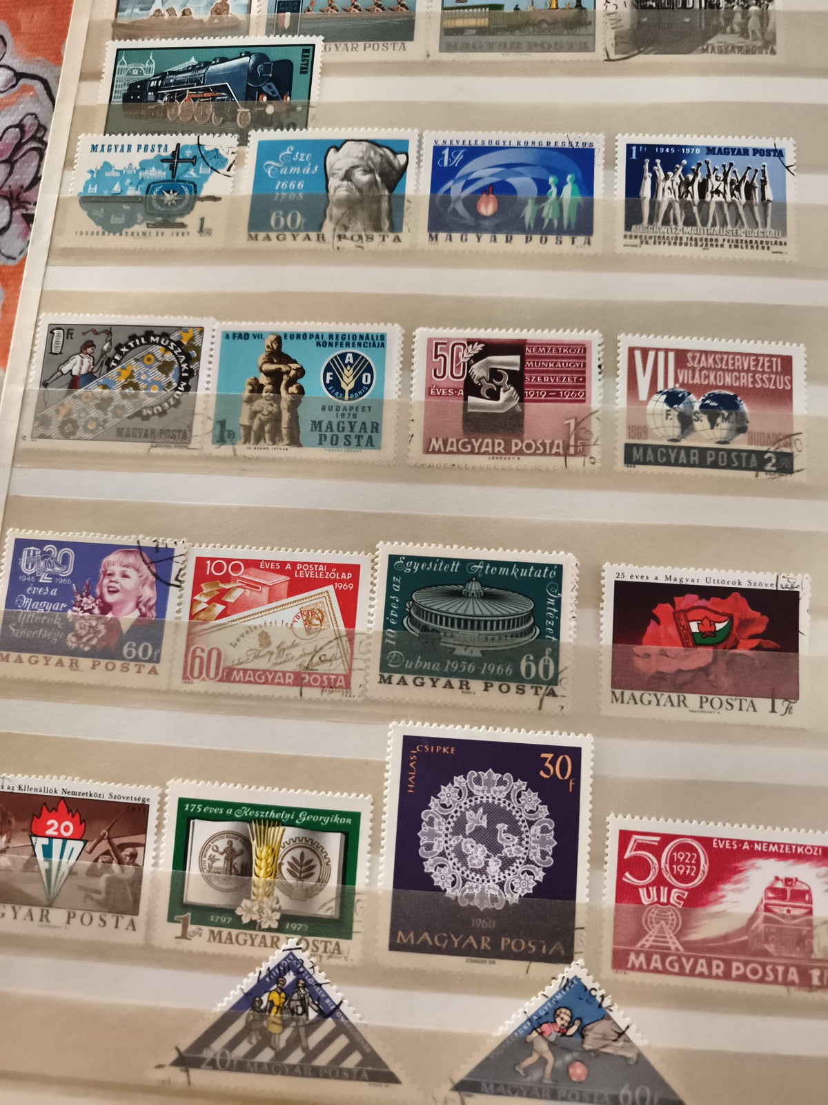 Timbres anciens Hongrie MAGYAR POSTA thématiques XXe siècle philatélie