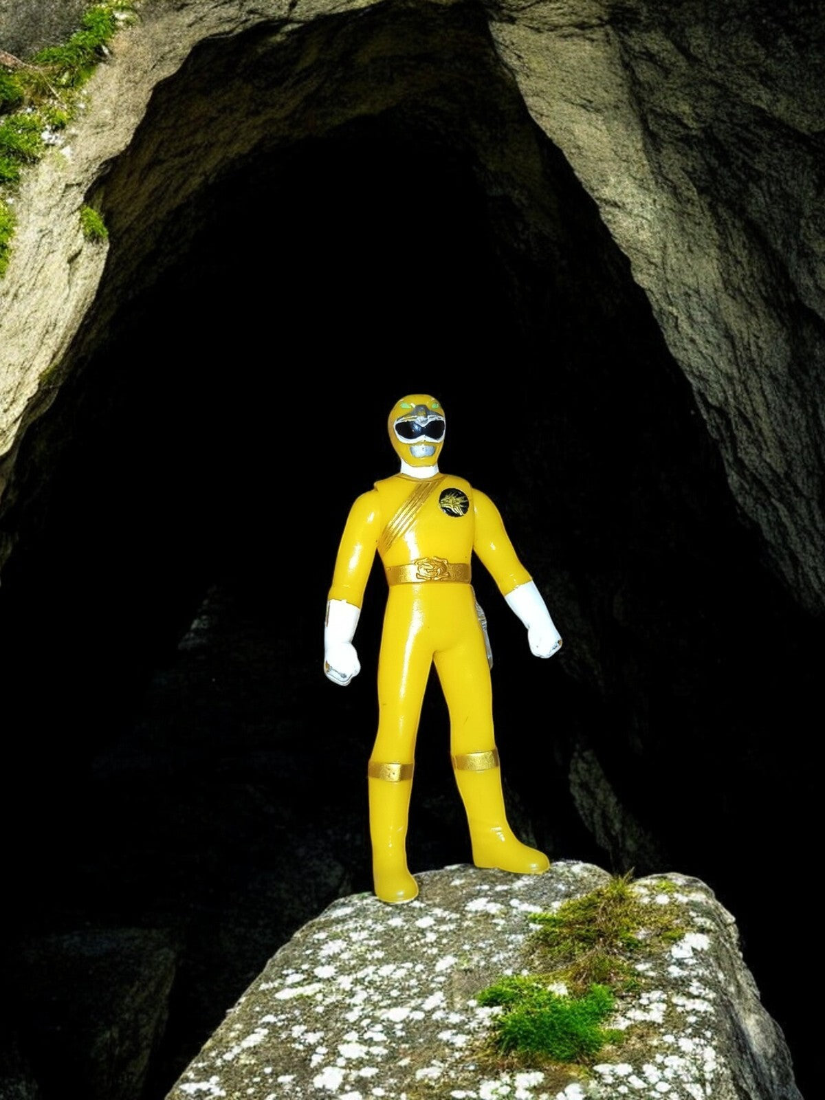 Figurine Power Rangers Jaune Bandai vintage, costume jaune, années 90