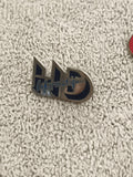 Pin's vintage HD Informatique bleu, badge publicitaire rétro années 90 (Ref 2)