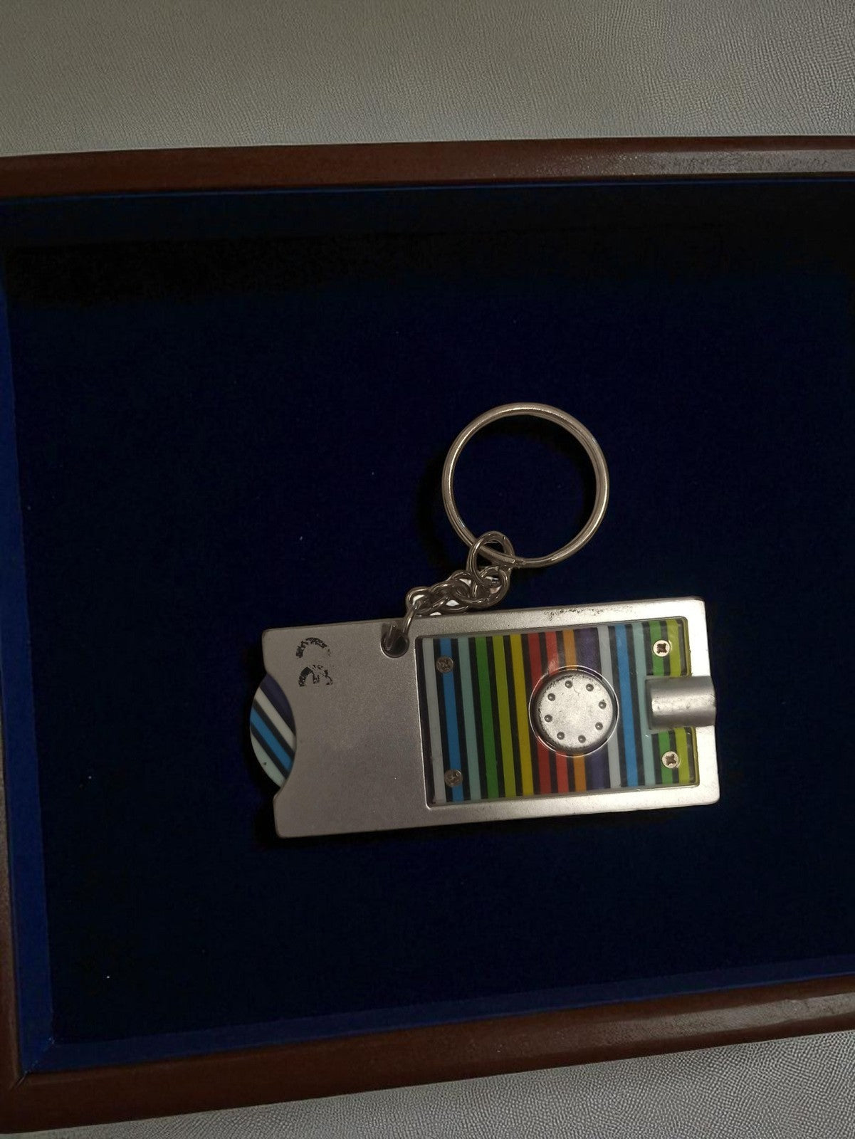 Porte-clés publicitaire vintage design rayé accessoire rétro original déco