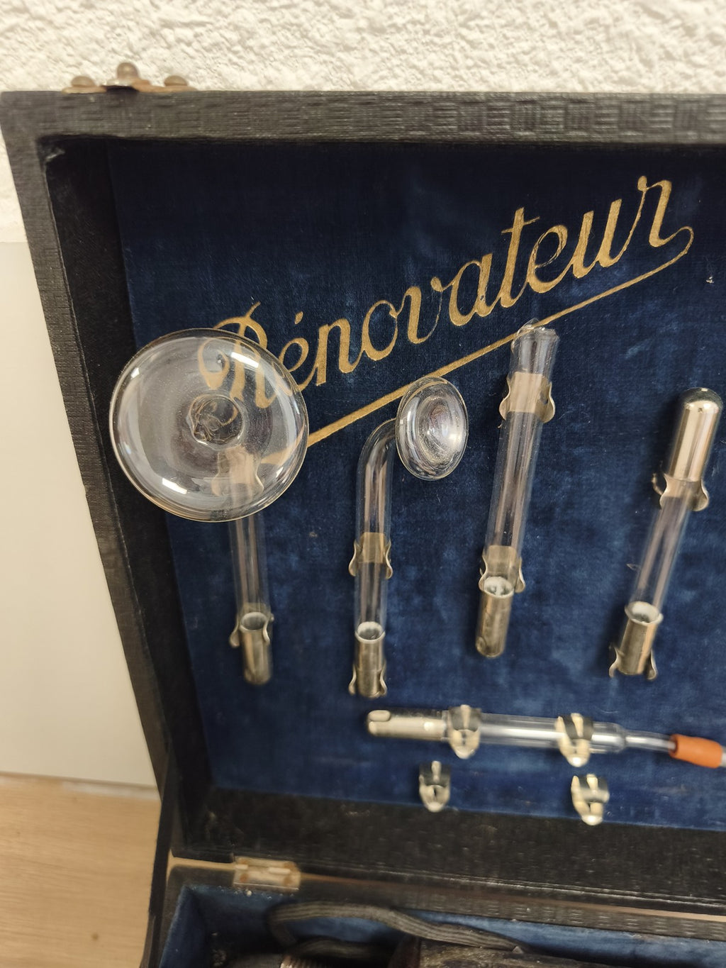 Ancien coffret électrique thérapie Rénovateur avec accessoires vintage