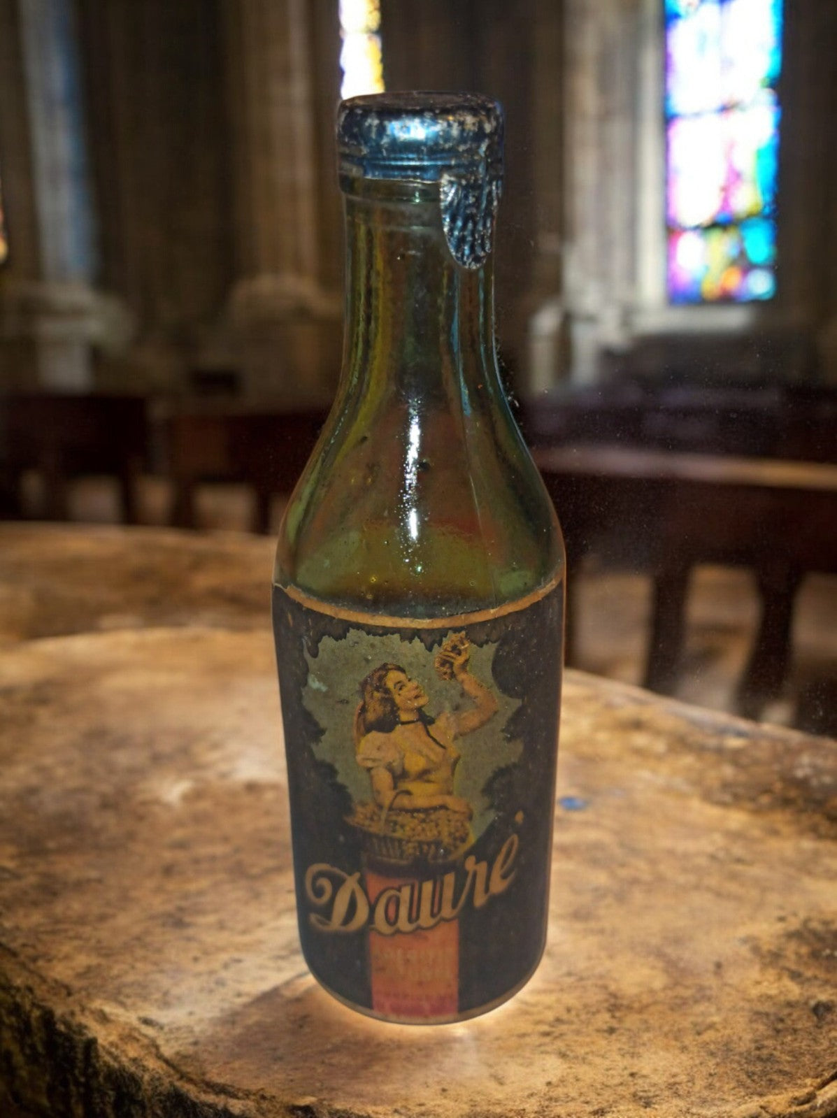 Mignonnette ancienne Dauré, bouteille rétro, étiquette illustrée vintage