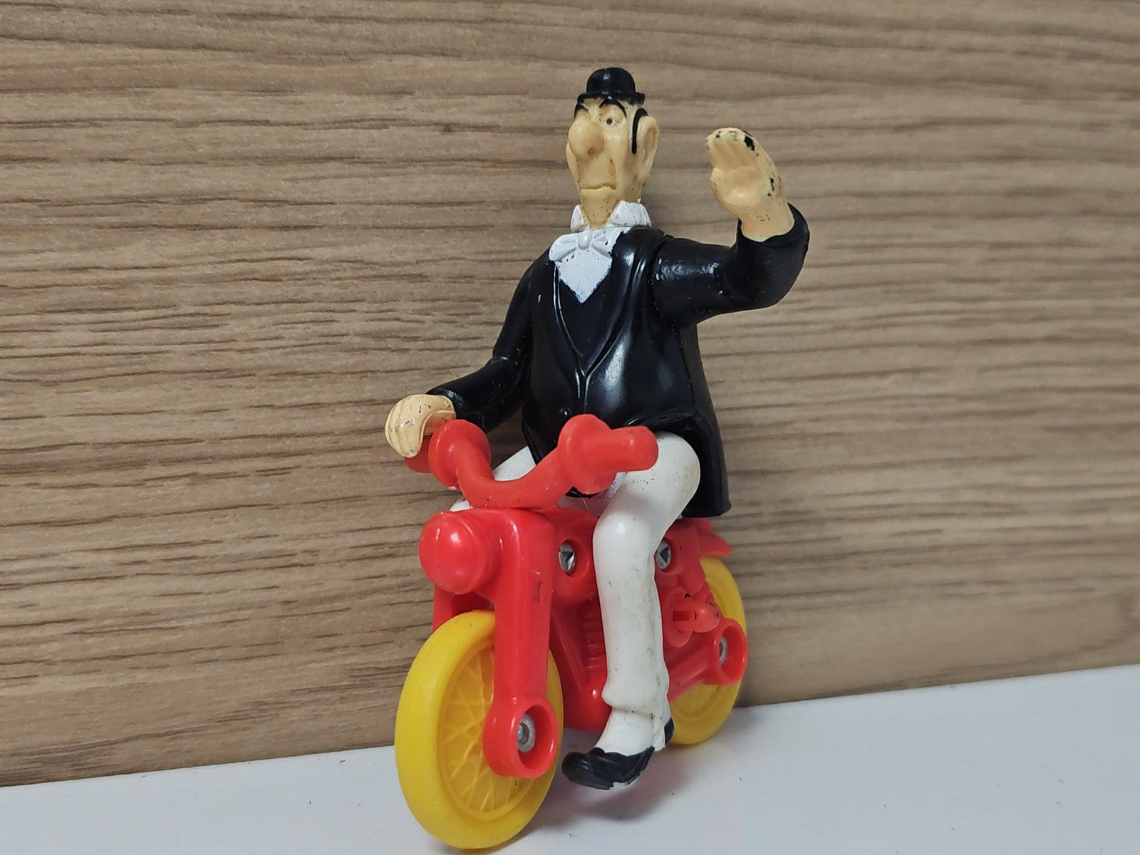 Jouet McDonald's Edgar Balthazar Aristochats 1994 figurine Disney d'occasion
