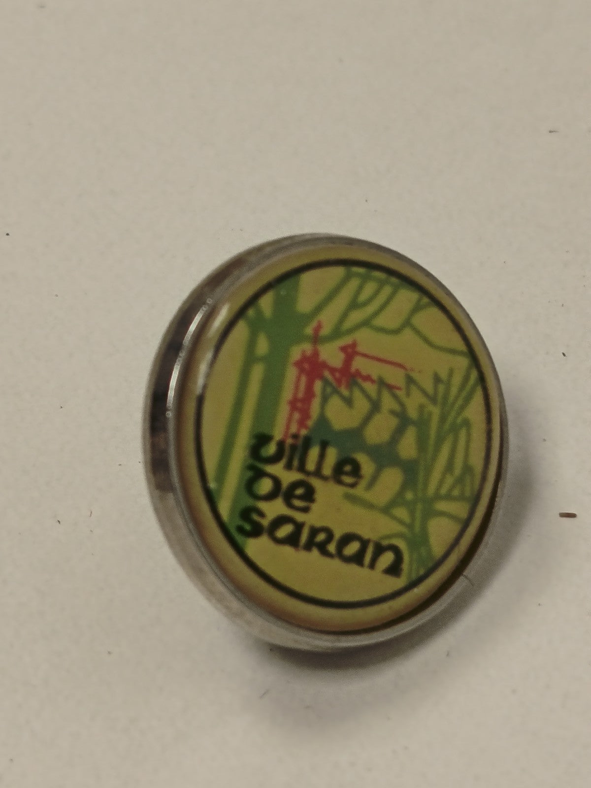 Pin's ancien rétro Saran ville collection vintage badge emblème urbain France