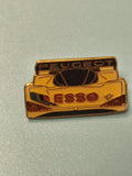 Vintage pin's Peugeot Esso voiture de course jaune collection automobile (Ref 8)
