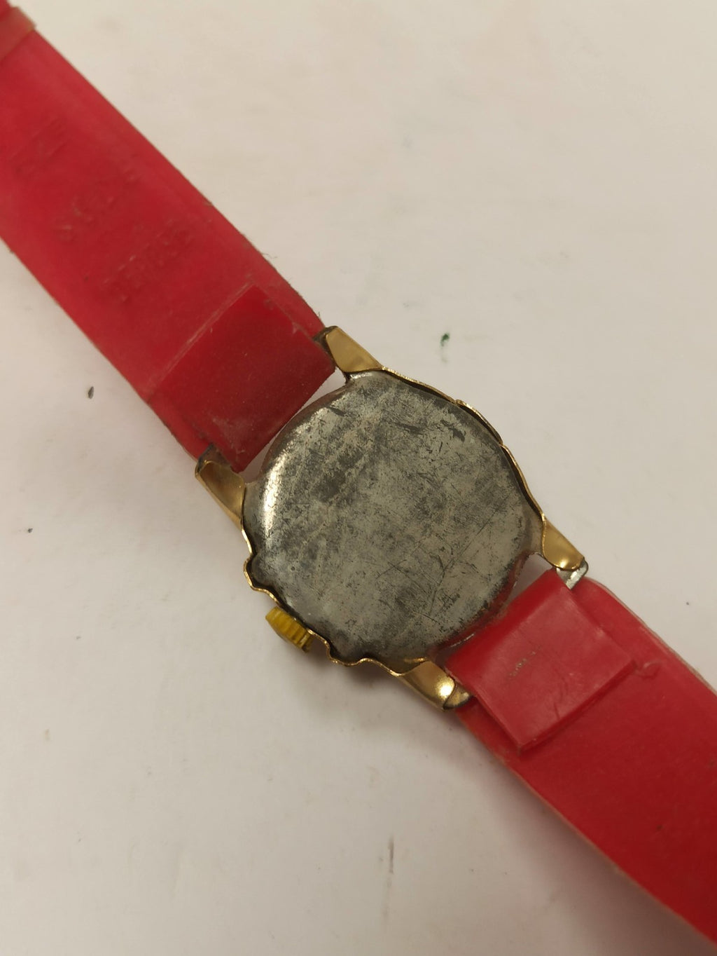 Montre vintage Norev homme cadran noir à restaurer rétro bracelet rouge