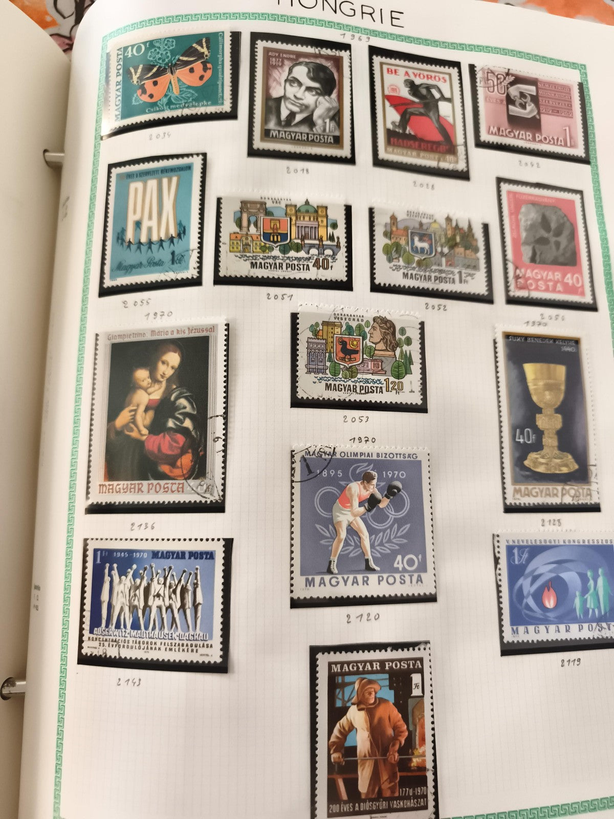 Timbres Hongrie Magyar Posta thématiques illustrés lot philatélie