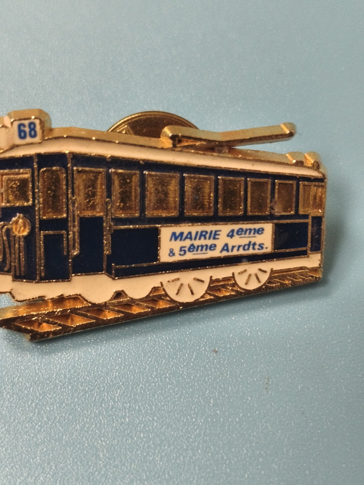 Vintage pin's tramway mairie Marseille 4e 5e arrondissements émaillé collection