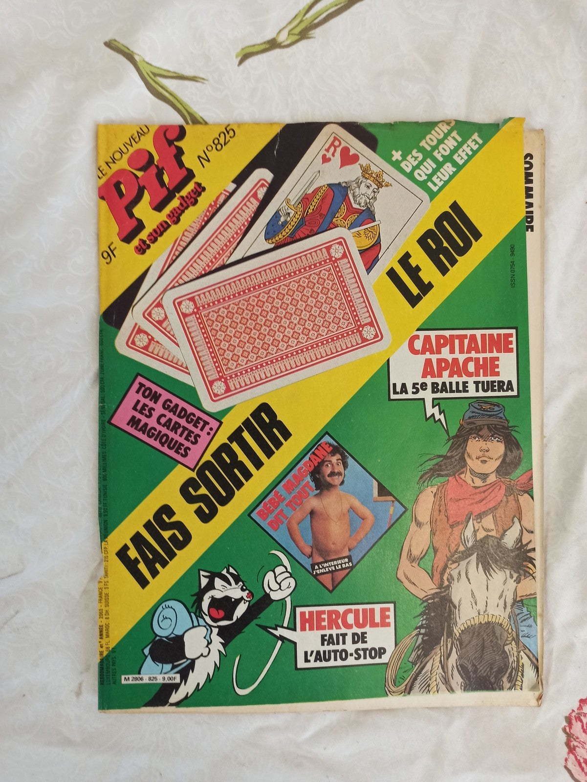 Magazine Pif n°825 vintage ancien BD rétro années 80 gadget cartes magiques