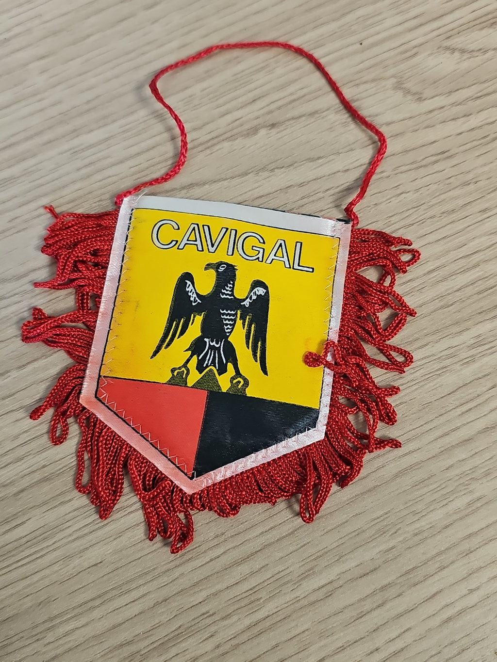 Fanion ancien Cavigal football rétro jaune rouge noir vintage déco club