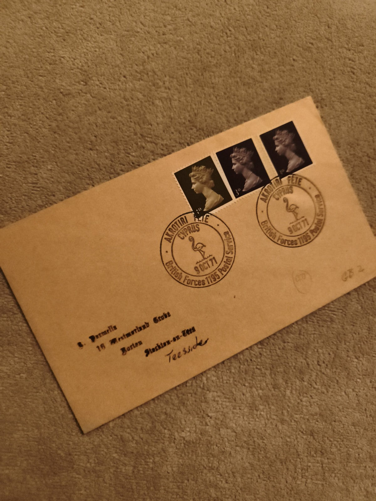 Lettre affranchie timbres GB 3p obliteration Akrotiri Chypre 1977 philatélie (Re