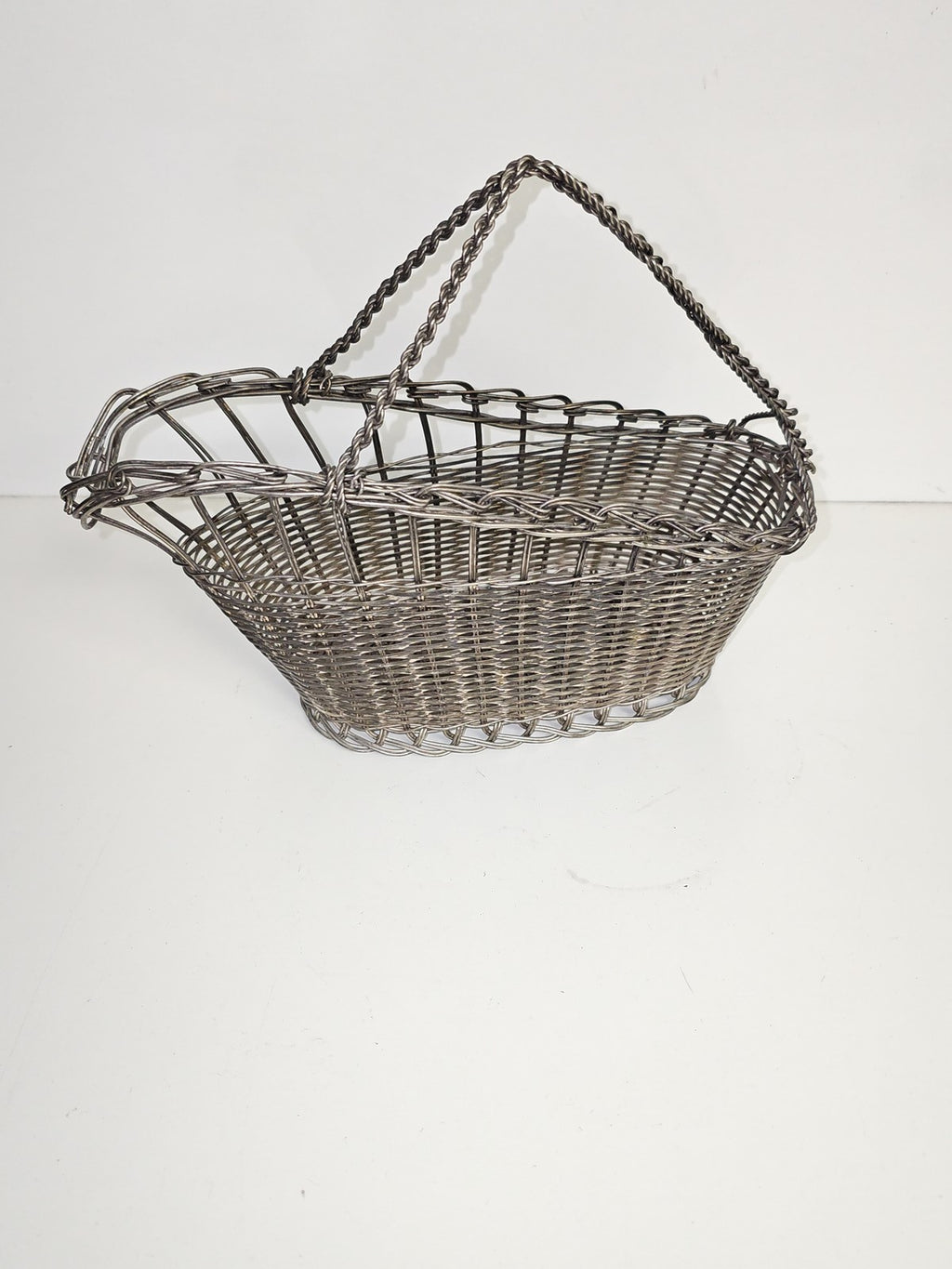 Petit panier vintage en métal argenté artisanal, ancien, marque Ancienne déco ré