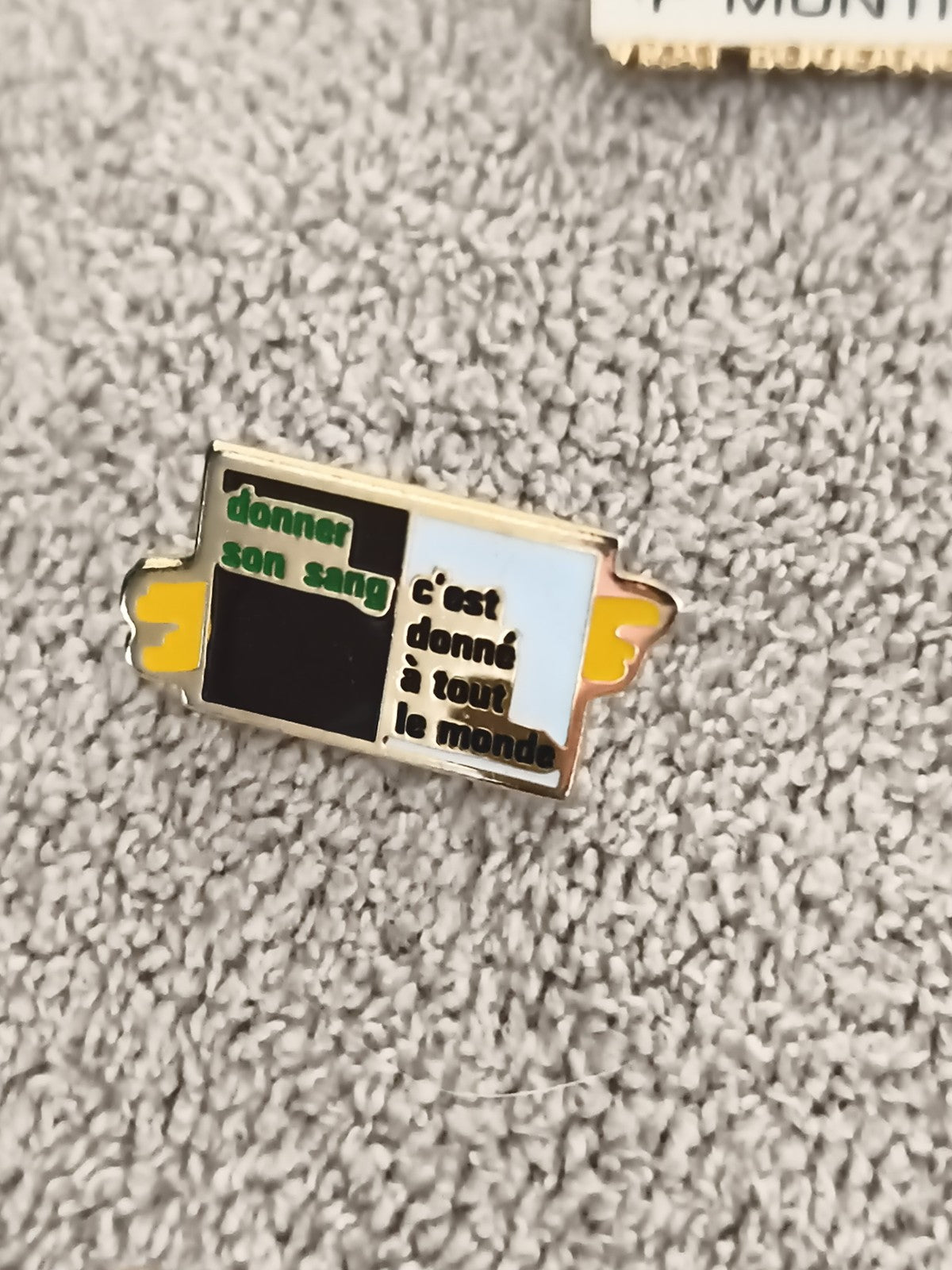 Pin's vintage donner son sang c'est donner à tous, badge rétro santé Ref 4